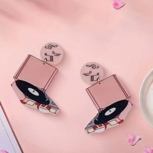 ❤️ FREE Music Vintage Turntable Vinyl Retro Art Artsy Chic Drop Hip Earrings